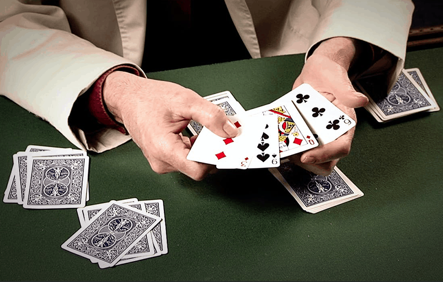 Ngoài luật chơi Poker người chơi nên biết thêm về những điều gì? - Phần 2