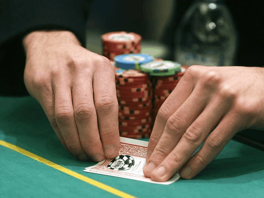 4 lời khuyên giúp bạn chơi Poker giỏi hơn