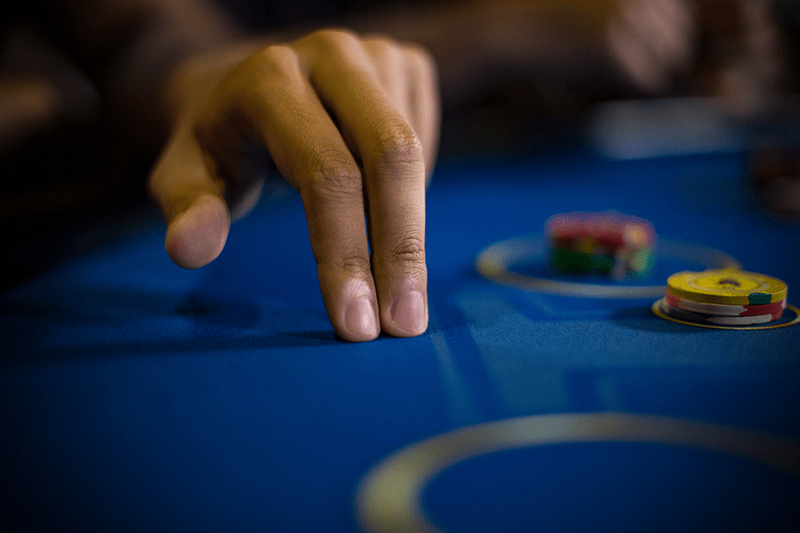 Poker và 2 cách để luôn có được sự chủ động