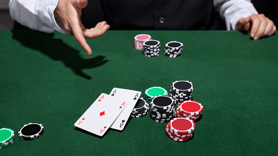 Cách thắng tiền lớn khi chơi Poker trực tuyến