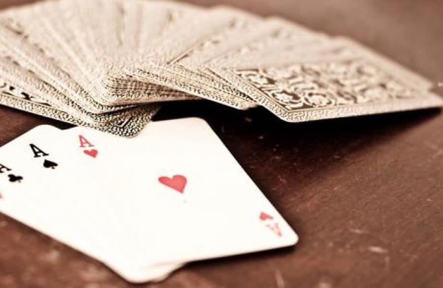Giáp mã những vấn đề quay quanh Poker online