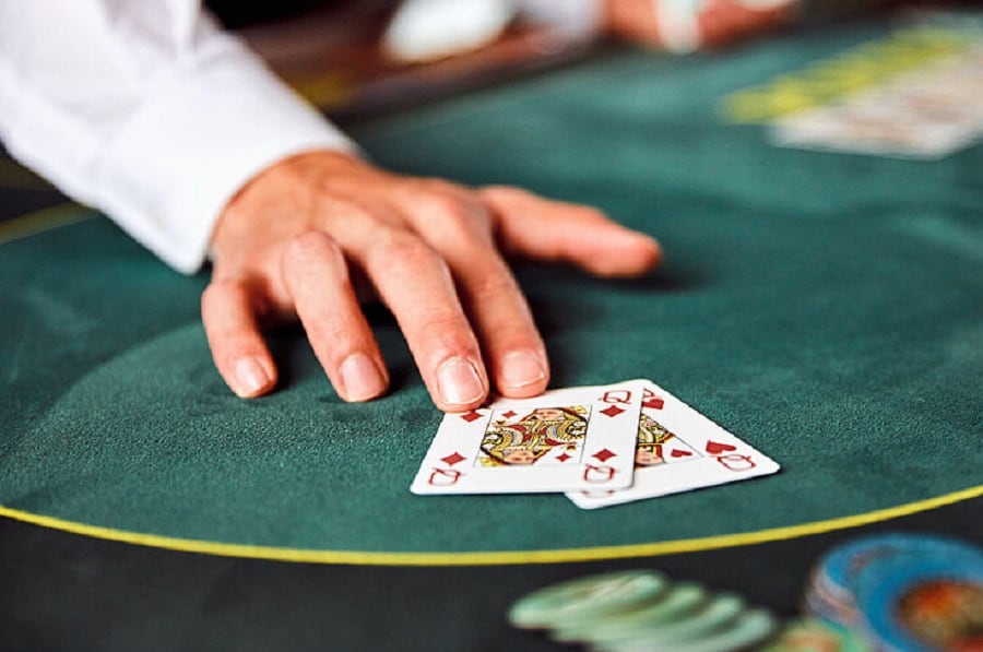 Những điều cơ bản về cách chơi game bài cá cược Poker mà bạn cần biết