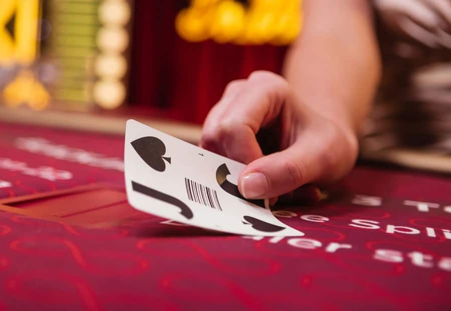 Những phương pháp cá cược hay giúp bạn chơi Blackjack dễ thắng hơn