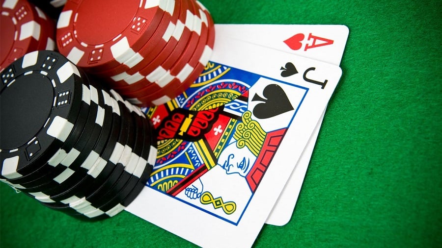 Điều gì giúp cho bạn chơi Blackjack hiệu quả và đánh bại nhà cái dễ hơn?
